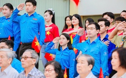 Sáng nay, lễ chào cờ 'Tôi yêu Tổ quốc tôi' diễn ra nhiều điểm trên cả nước