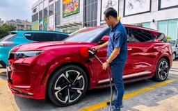Cấp bách tăng tốc trạm sạc xe điện