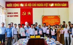 Quảng Ngãi: Xã Vạn Tường cấp sổ đỏ sớm hơn 5 ngày so với quy định