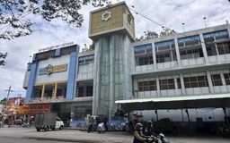 Trung tâm thương mại trên đất vàng bị bỏ hoang