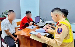 Vụ phụ xe ngồi giữa QL1 chặn đường xe khác: Do tranh giành khách