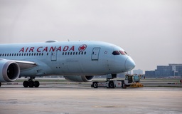 Hãng hàng không lớn nhất Canada dừng mọi hoạt động vì 10.000 nhân viên đình công