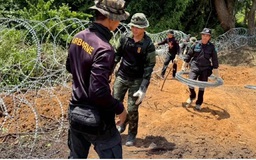 Quân đội Thái Lan lắp đặt hàng rào dài 6 km dọc biên giới với Campuchia