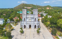 Nhà thờ Mằng Lăng hơn 120 năm tuổi: Nơi lưu giữ sách chữ quốc ngữ đầu tiên