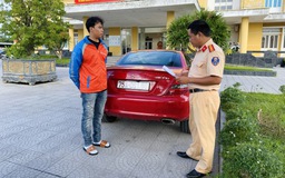 Lập biên bản TikToker chạy xe không thắt dây an toàn quay clip quảng cáo