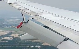 Máy bay chở khách gãy cánh tà giữa không trung