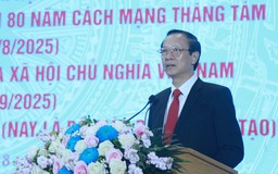 Thứ trưởng GD-ĐT nói gì về 'thu nhập giáo viên giảm nhiều' sau quy định dạy thêm?