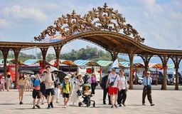 Khách Nga ùn ùn quay lại, du lịch Khánh Hòa thắng đậm