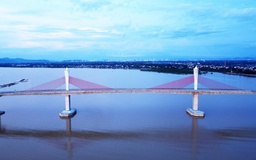 Bão số 5: Cấm lưu thông qua cầu Cửa Hội nối Nghệ An - Hà Tĩnh