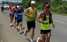 Chạy bộ xuyên Việt mừng Quốc khánh: 'Dị nhân' đến Đà Nẵng, hoàn thành nửa chặng đường