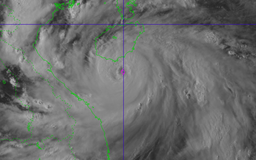 Bão số 5 mạnh lên cấp 14, tâm bão sẽ đổ bộ Thanh Hóa - Quảng Trị