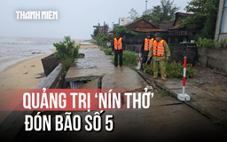 Mưa lớn, sóng biển dâng cao ở biển Nhật Lệ: Hàng quán đóng cửa 'trốn' bão số 5