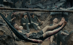 Vì sao 'Mưa đỏ' gây bão phòng vé?