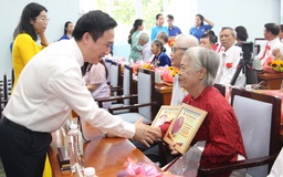 TP.HCM trao Huy hiệu Đảng đến 64 đảng viên phường Thủ Đức