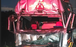 Xe đầu kéo gặp nạn trên cao tốc Phan Thiết - Dầu Giây, tài xế tử vong