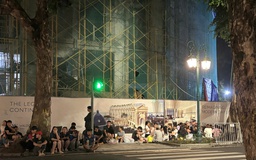 Lại xuyên đêm săn vé 'concert quốc gia'