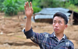 Trưởng bản chạy bộ trong đêm mưa kịp sơ tán 80 người thoát cơn lũ dữ