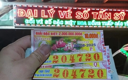 Xổ số miền Nam: Cặp vợ chồng mua 10 tờ giúp người bán dạo, trúng độc đắc 2 tờ
