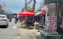 Buôn bán trên lề đường