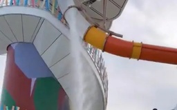 Cầu trượt trên du thuyền lớn nhất thế giới bất ngờ vỡ khi khách đang chơi