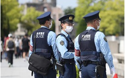 Một cảnh sát ở Nhật bị bắt vì lấy cắp tiền của cụ bà