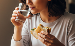 Thói quen cần tránh sau bữa ăn vì gây hại tiêu hóa