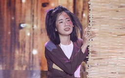 Nam Anh 'xấu lạ', được khen bứt phá khi hát bolero