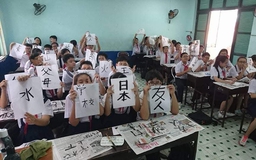 Học sinh TP.HCM học tiếng Nhật với giáo viên bản ngữ