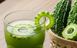 Nước ép khổ qua: lợi ích bất ngờ khi uống vào buổi sáng