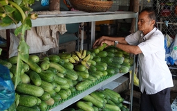 Bếp cơm từ thiện giúp lao động nghèo