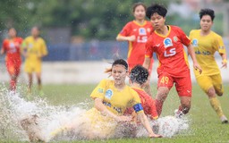 Hải Yến ghi bàn trong trận thủy chiến, Hà Nội tạm chiếm ngôi đầu của nhà ĐKVĐ 