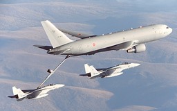 Nhật Bản lần đầu đưa chiến đấu cơ đến châu Âu, Canada