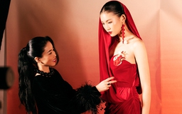 Vườn địa đàng rực rỡ của 'người đàn bà nhung lụa'