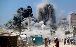 Mỹ bác lời kêu gọi ngừng bắn ở Gaza, xe tăng Israel tấn công thành phố Gaza