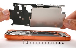 Nguyên nhân khiến khung nhôm iPhone 17 Pro dễ bong tróc