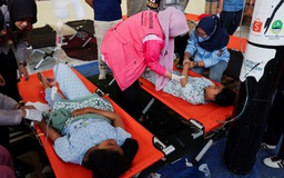 Hơn 1.000 học sinh Indonesia ngộ độc do bữa ăn học đường