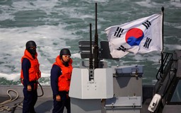 Hàn Quốc nổ súng cảnh cáo tàu Triều Tiên