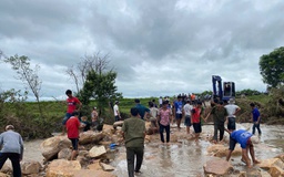 Gia Lai: Hơn 1.500 người dân bị cô lập do mưa lũ