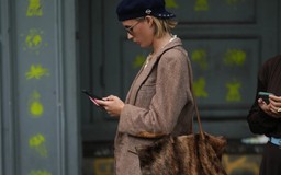 Thời trang lông thú nhân tạo trở lại, chinh phục tín đồ thành thị