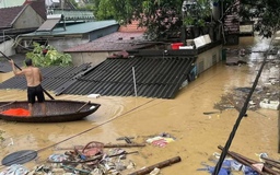 Bão vừa qua, lũ lại ập về Nghệ An