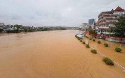 Mưa lớn kéo dài, khu vực trung tâm Cao Bằng chìm trong nước