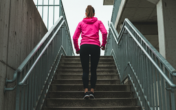 Số bậc cầu thang cần leo mỗi ngày để cải thiện sức khỏe