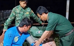 Chìm tàu cá, 4 thuyền viên trôi dạt trên vùng biển Cà Mau