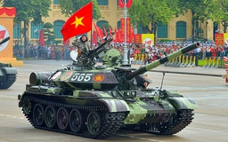 Điểm đặc biệt của xe tăng T-54B dẫn đầu khối khí tài diễu binh A80