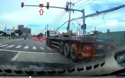 CSGT TP.HCM xử lý tài xế đầu kéo vượt đèn đỏ trên quốc lộ 13