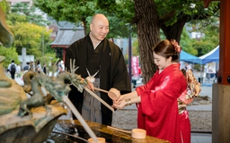 Vợ Việt - chồng Nhật nên duyên từ thanh chocolate nhỏ