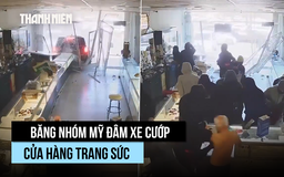 Táo tợn đâm xe cướp tiệm vàng người Việt ở California