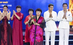 Phim 'Mưa đỏ' đại thắng tại Ngôi sao xanh