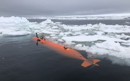 Tàu lặn biến mất dưới băng Nam Cực sau khi phát hiện cấu trúc ngầm bí ẩn