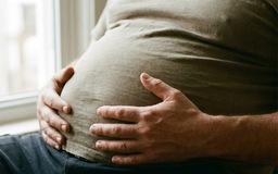 Bác sĩ 24/7: Bụng to ra, có phải có nhiều mỡ nội tạng?
